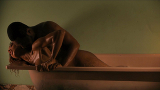 Nude video with Manie Malone - Viva Riva! (2010)