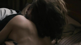 Taylor Schilling - Quédate (2013)