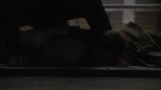 Keri Russell e Annet Mahendru ed Elizabeth Masucci nude, scena di sesso da The Americans s01 (2013)