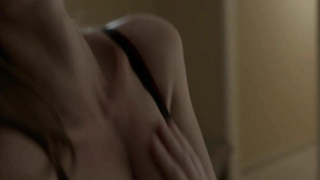 Keri Russell e Annet Mahendru ed Elizabeth Masucci nude, scena di sesso da The Americans s01 (2013)