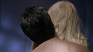 Сара Косми обнаженная, сексуальная сцена из Fallo (2003)