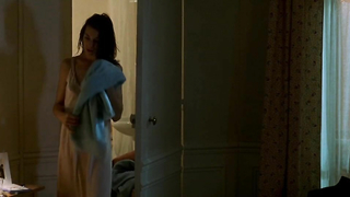 Charlotte Gainsbourg nue, scène de sexe de Happily Ever After (2004)