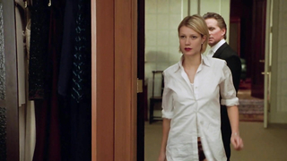 Gwyneth Paltrow A Perfect Murder (1998) filminden çıplak bir seks sahnesi