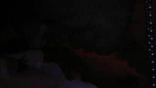 Rose McGowan çıplak, The Doom Generation (1995) filminden seks sahnesi