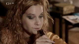 Klara Krejsova nue, scène de sexe de Roznese te na copytech (2013)