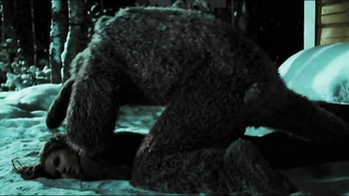 Marika Pekkarinen ve Veera W. Vilo çıplak, Bunny the Killer Thing (2015) filminden seks sahnesi