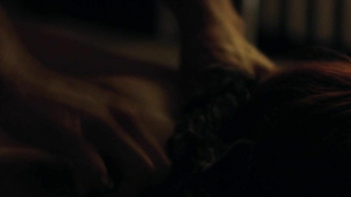 Emily Tyra nua, cena de sexo de Carne e Osso s01e04 (2015)