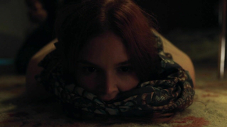 Emily Tyra nua, cena de sexo de Carne e Osso s01e04 (2015)