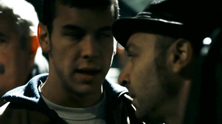 Andrea Carballo ve Macarena Gomez ve Vanessa Oliveira çıplak, Carne de neon'dan (2010) seks sahnesi