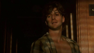 Asia Argento ve Laura Johnson çıplak, Trauma'dan (1993) seks sahnesi