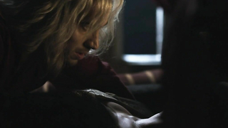 Келли Уэнам обнаженная, постельная сцена из фильма «Дракула: Темный принц» (2013)