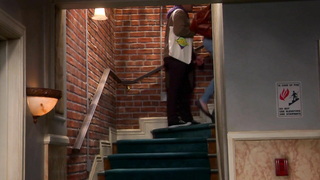 The Big Bang Theory s07e04 (2013)'ten Kaley Cuoco erotik sahnesi