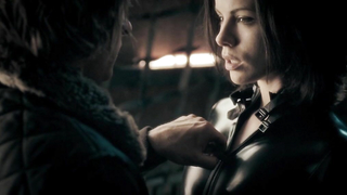 Kate Beckinsale çıplak, Underworld Evolution'dan (2006) seks sahnesi