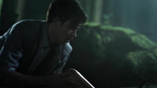 Sharon Hinnendael çıplak, Embrace of the Vampire'dan (2013) seks sahnesi