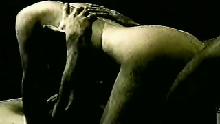 Emily Booth çıplak, Threesome: Memories (1999) filminden seks sahnesi