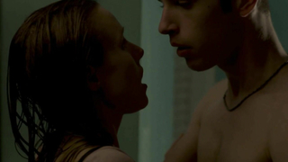 Kristen Bell çıplak, The Lifeguard (2013) filminden seks sahnesi