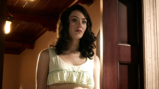 Jessica Marais nue, scène de sexe de Magic City s02e03 (2013)