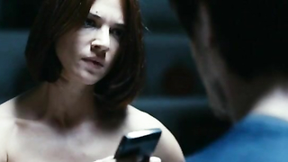 Asia Argento e Miriam Giovanelli nuas, cena de sexo de Drifters (2011)