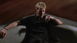 Scena erotica di Angelina Jolie da Playing God (1997)