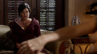 Эротическая сцена Мередит Остром из Magic City s02e01 (2013)