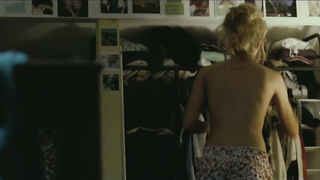 Escena erótica de Teresa Palmer de Bear (2011)