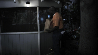 The Haunting of Whaley House'dan (2012) Mindy Robinson erotik sahnesi