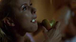 Anna Semenovich çıplak, Gitler Kaput'tan (2008) seks sahnesi