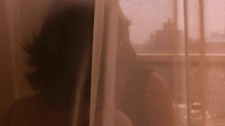 Ne Zaman Seveceğim (2004) filminden Neve Campbell erotik sahnesi