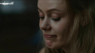 Frida Gustavsson nuda – Tigri (2020)