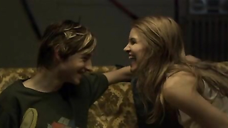 Maria Birta çıplak, Jitters (2010) filminden seks sahnesi