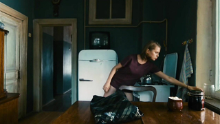 Daria Melnikova erotische Szene aus Stalnaya Babochka (2012)