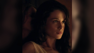 Spartacus s03e03 (2013)'ten Ellen Hollman ve Gwendoline Taylor erotik sahnesi