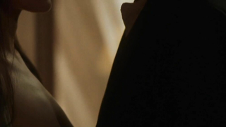 Angelina Jolie çıplak, Taking Lives (2004) filminden seks sahnesi