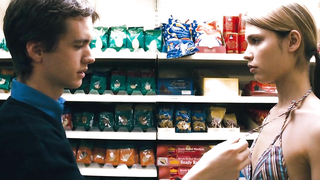 Scène érotique de Keeley Hazell de Cashback (2006)