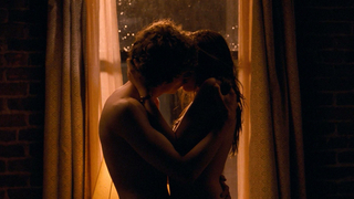 Kristen Stewart nue, scène de sexe d'Adventureland (2009)