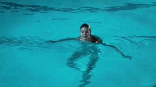 Эротическая сцена Мэгги Грейс из фильма «Уроки полетов» (2010)