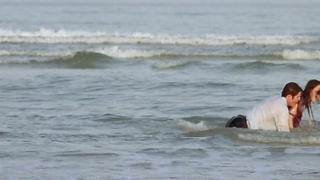 Scena erotica di Mila Kunis da Moving McAllister (2007)