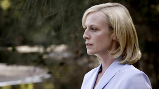 A Place to Call Home s01e05 (2013) filminden Marta Dusseldorp erotik sahnesi