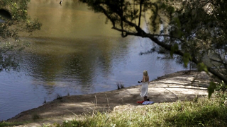 A Place to Call Home s01e05 (2013) filminden Marta Dusseldorp erotik sahnesi