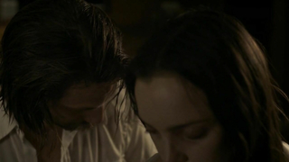 Cena erótica de Jodi Balfour de Quarry s01e04 (2016)