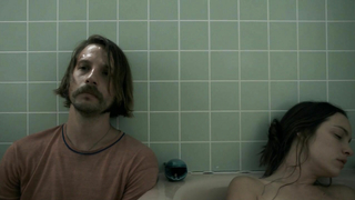 Cena erótica de Jodi Balfour de Quarry s01e04 (2016)