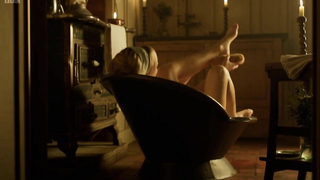 Adelaide Clemens çıplak, Parade's End'den seks sahnesi s01e03 05 (2012)