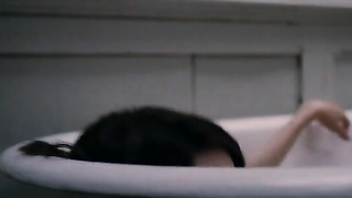 Cena erótica de Andrea Riseborough de WE (2011)