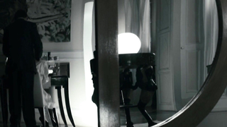 Carolina Crescentini çıplak, L'industriale'den (2011) seks sahnesi