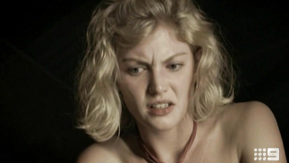 Cariba Heine çıplak, Blood Brothers (2011) filminden seks sahnesi