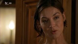 Nude video with Marion Mitterhammer scene from Julia scene from Eine ungewohnliche Frau s01e01 (1999)