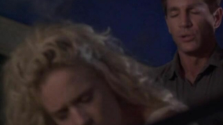 Kelly Preston nuda, scena di sesso da Love Is a Gun (1994)