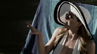 All Out Dysfunktion'dan Angelica Chitwood erotik sahnesi! (2016)