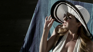 All Out Dysfunktion'dan Angelica Chitwood erotik sahnesi! (2016)