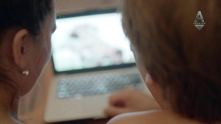 Mariya Shumakova nua, cena de sexo de Sladkaya zhizn s01e05 (2014)